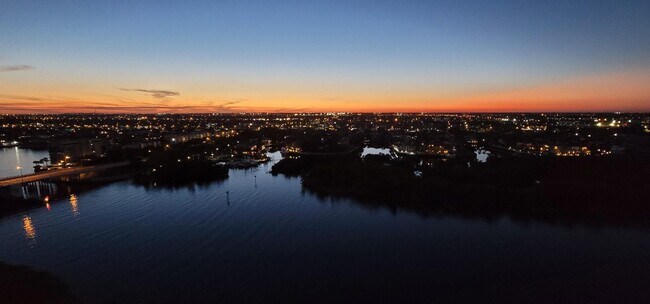 Building Photo - 4101 N Ocean Blvd