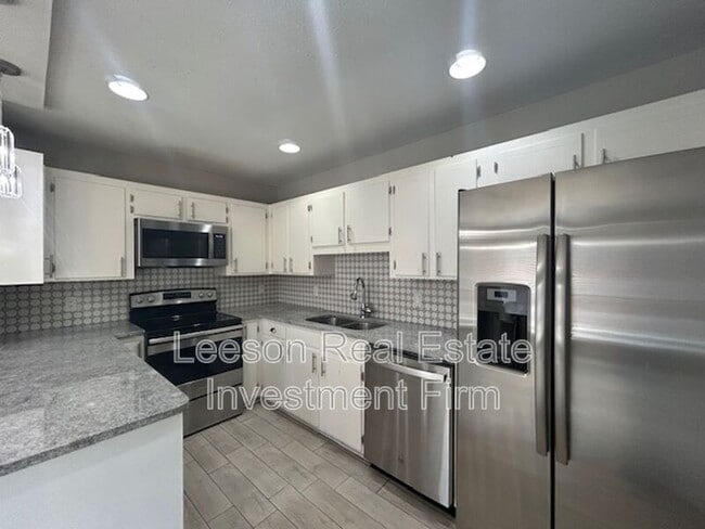 Building Photo - 3434 Stonebrook Pl