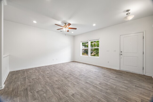 Building Photo - 4213 Stockbrook Dr