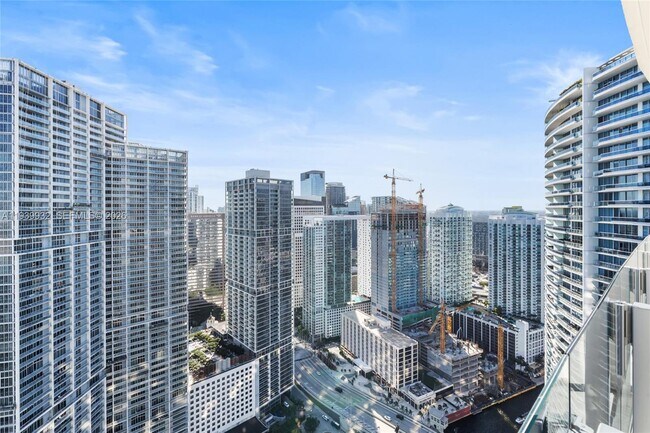 Building Photo - 300 Biscayne Blvd Way