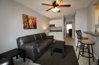 Building Photo - 1330 Bradley Dr
