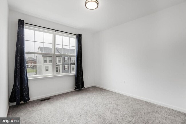 Building Photo - 2323 Champions Wy