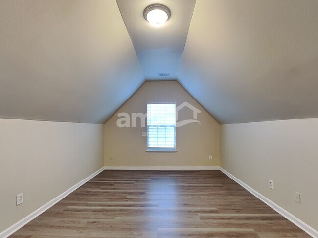 Building Photo - 5279 Crosswinds Rd