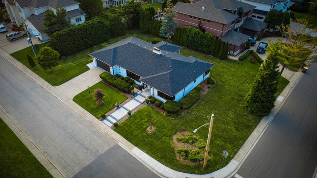 Building Photo - 6600 N Kenton Ave