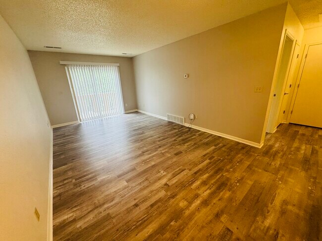 Building Photo - 365 Beaver Kreek Center