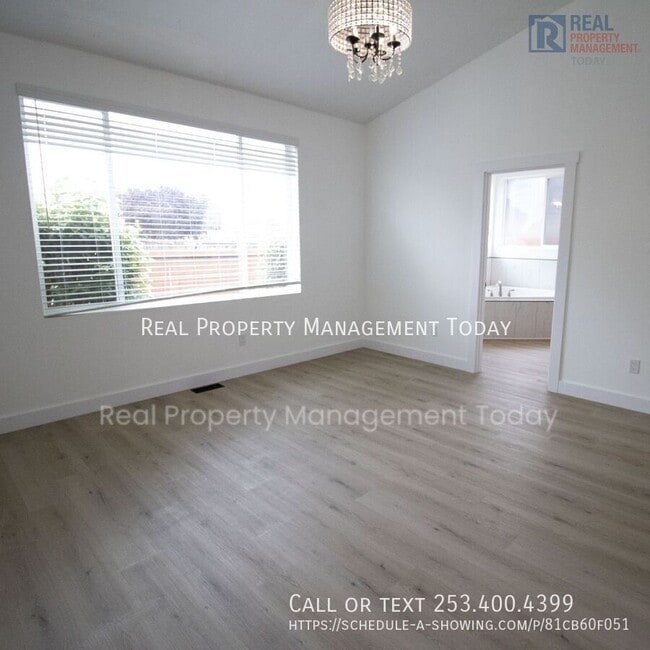 Building Photo - 105 Lane Blvd NW