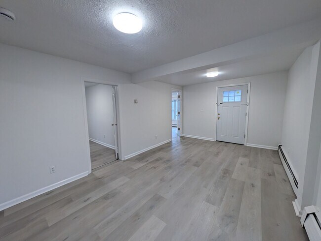 Building Photo - 822 Prospect Ave