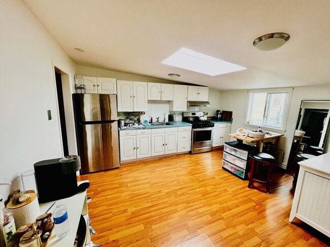 Building Photo - 38 Mystic St