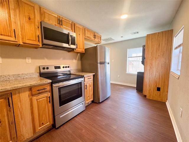 Building Photo - 203 Park St