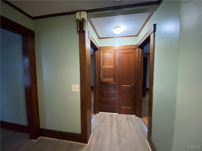 Building Photo - 33 State St