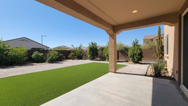 Building Photo - Closer to Goodyear than Buckeye! Gorgeous house!
