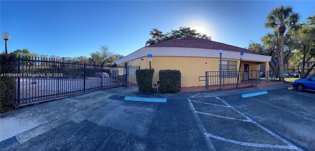 Building Photo - 8000 Fairview Dr