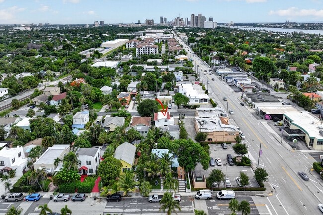 Building Photo - 412 El Prado