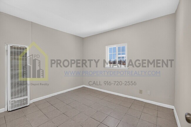 Building Photo - Spacious 3-Bed, 2-Bath Haven in Sacramento
