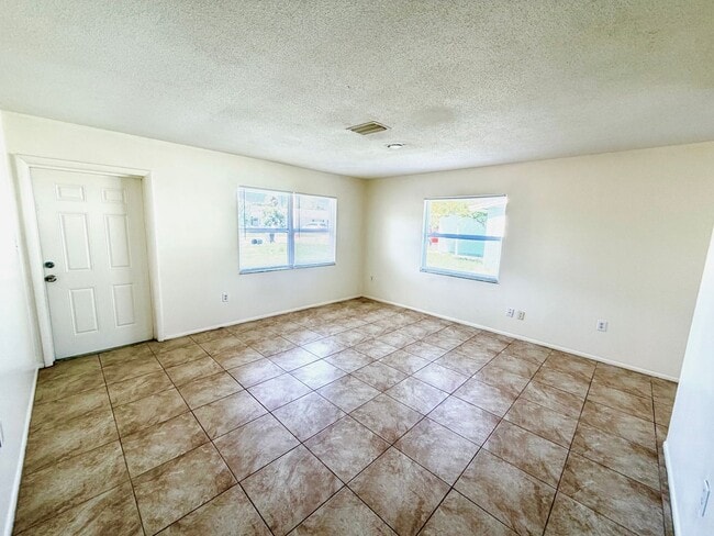 Building Photo - 8126 43rd Ave W