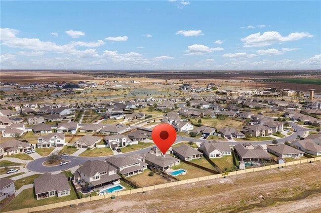 Building Photo - 26 Amistad Cir