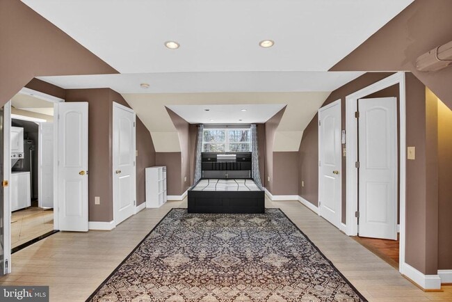 Building Photo - 6605 Ellenwood Dr