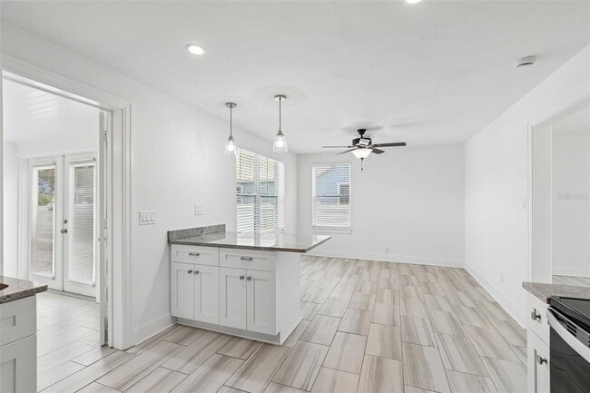 Building Photo - 8125 Bayshore Dr