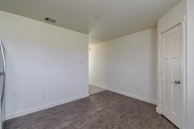 Building Photo - 21155 Gosling Rd