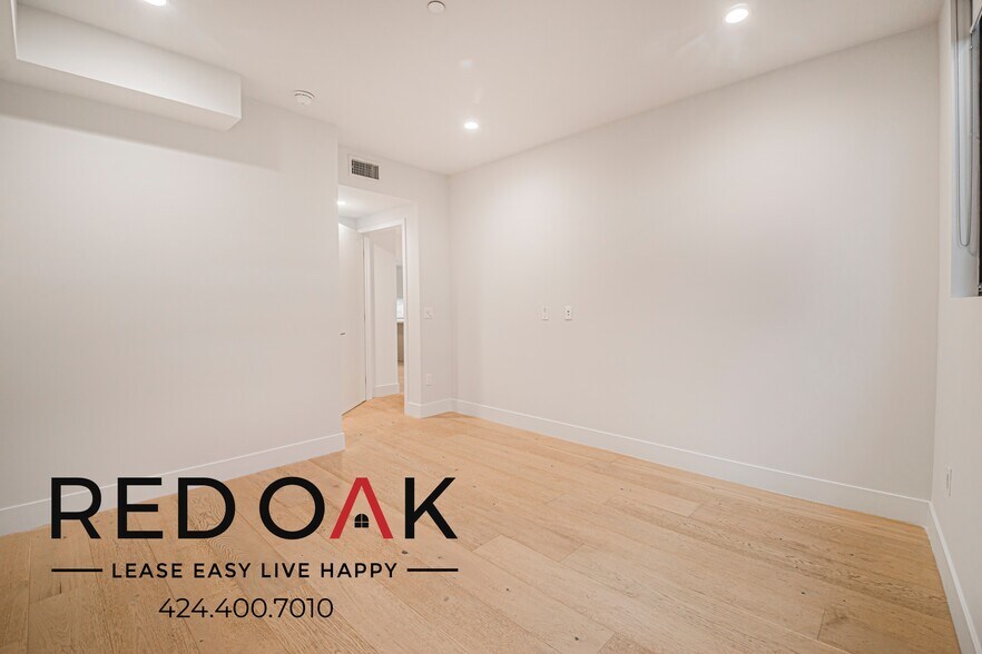 Building Photo - 1415 Reeves St