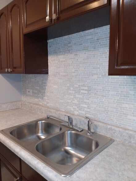 Kitchen Sink - 570 Mesa Dr