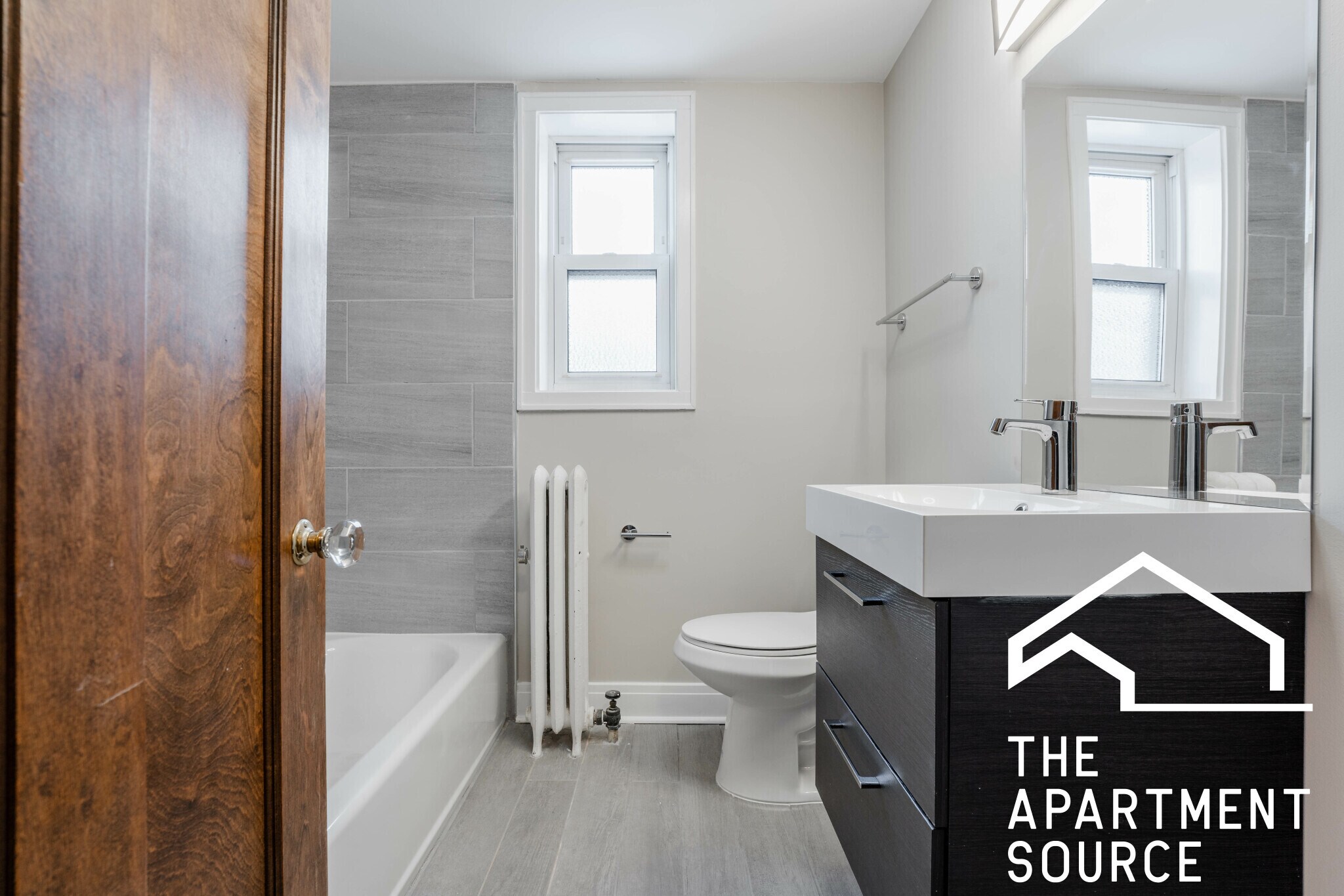 Building Photo - 1606 W Berwyn Ave