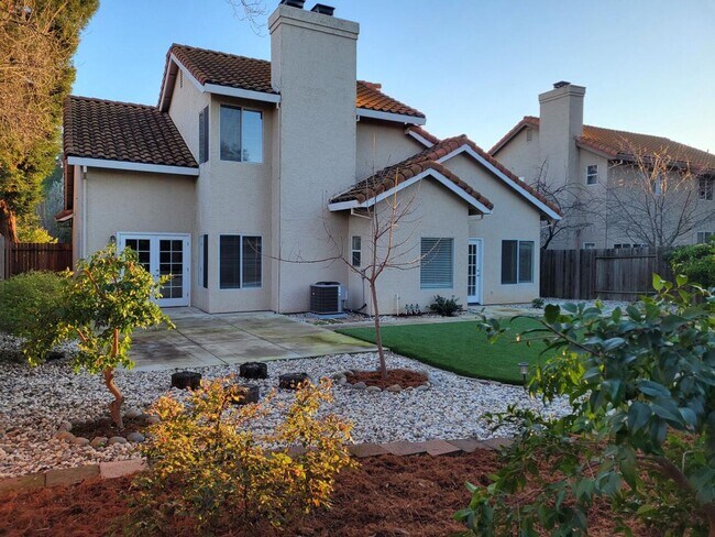 Building Photo - NICE TWO STORY ROCKLIN HOME WITH LARGE BONUS ROOM UPSTAIRS NEXT TO TWIN OAKS PARK & SCHOOLS!