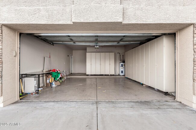 Building Photo - 6401 W Orchid Ln