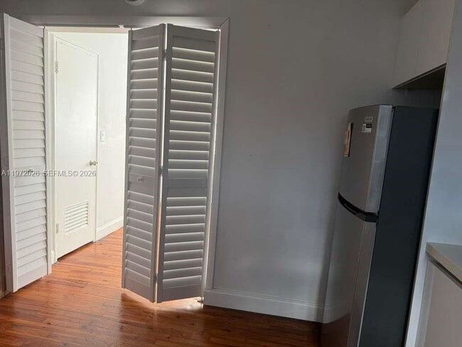 Building Photo - 1925 Washington Ave