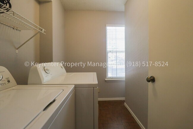 Building Photo - 6246 S Yorktown Pl