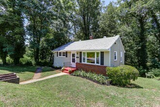 Building Photo - 4605 Greenwood Dr