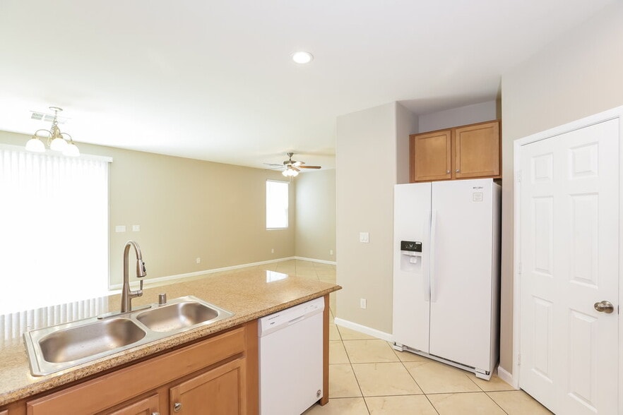 Building Photo - 9904 Pride Dance Ct