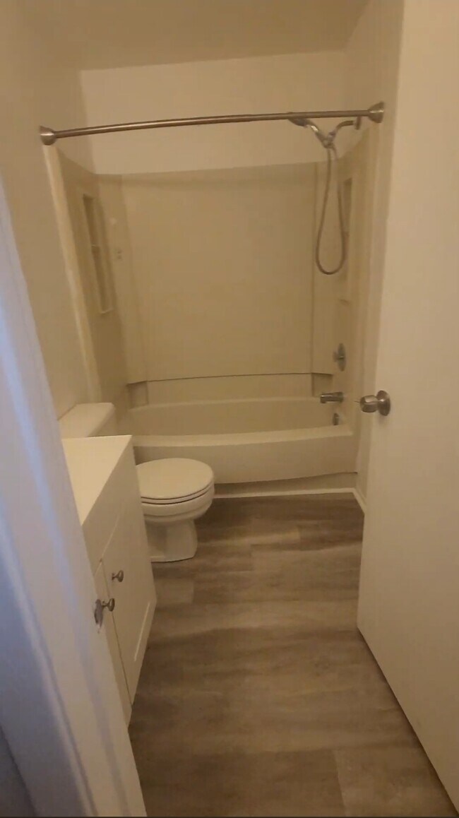 Building Photo - 1303 Morris Ct