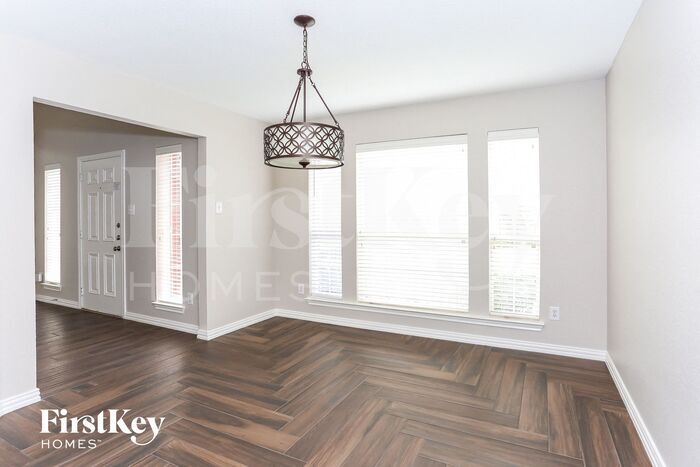 Building Photo - 6805 Longmeadow Dr