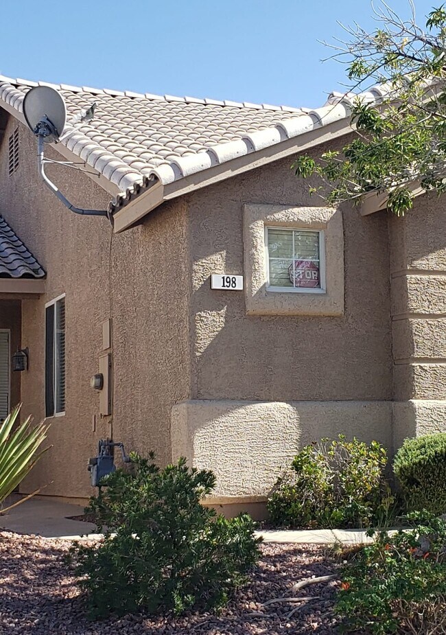 Building Photo - 198 Crown Imperial St