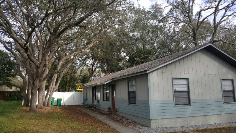 Building Photo - 1000 Poinsettia Ave