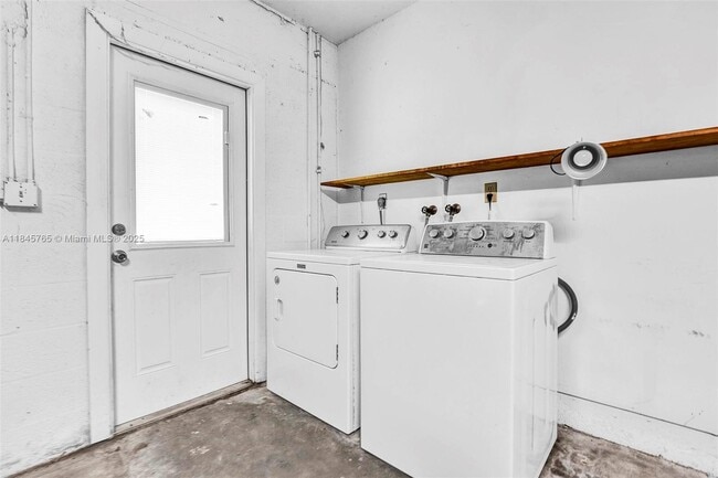 Building Photo - 8405 SW 181st Terrace