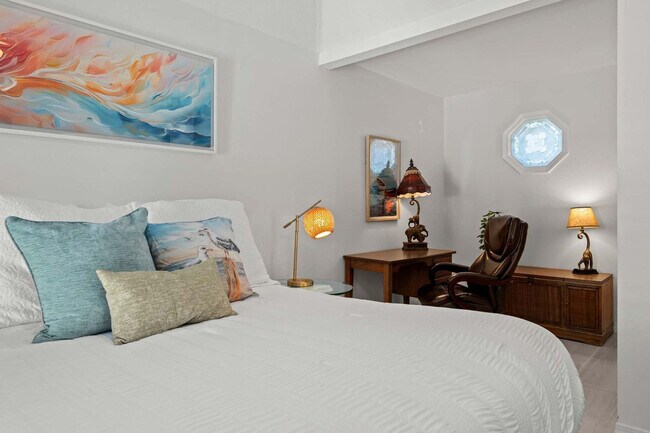 Building Photo - 300 Lan Rob Ln