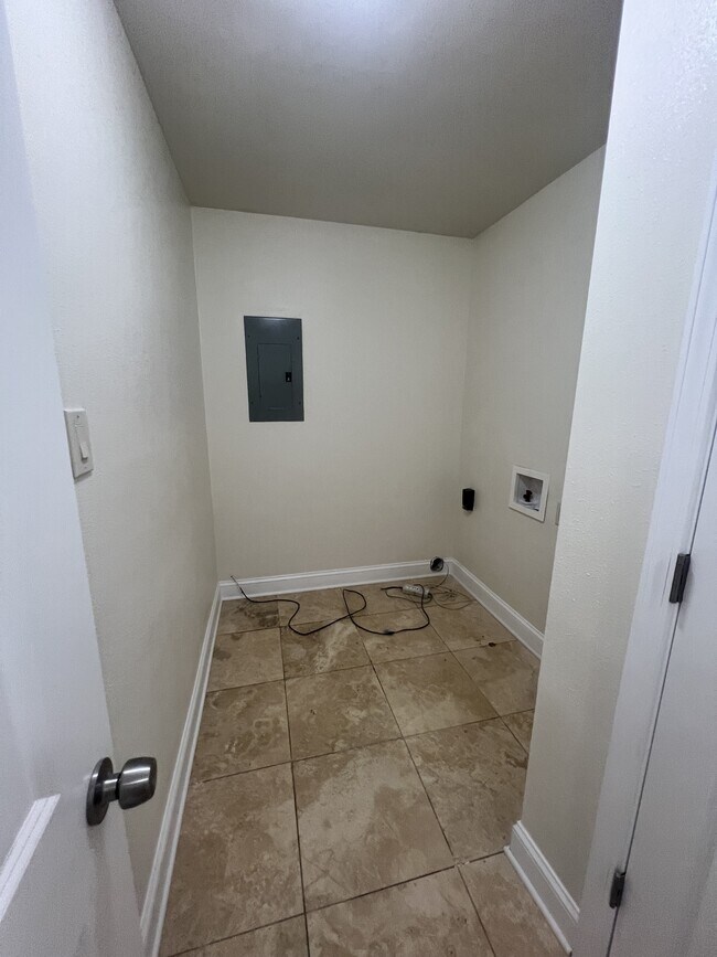 Building Photo - 403 Yvette Marie Dr