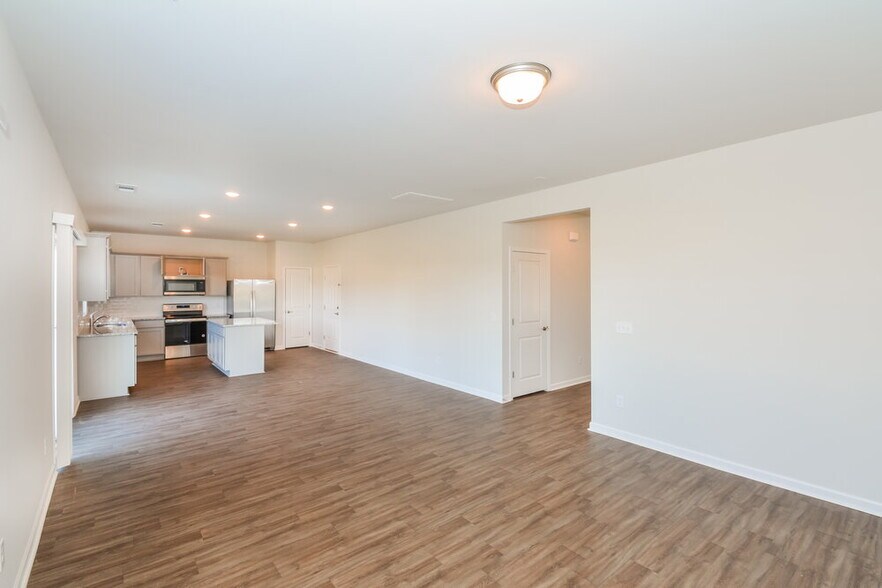 Building Photo - 545 Samuel Lee Ln