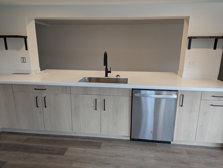 Kitchen - 207 6th St