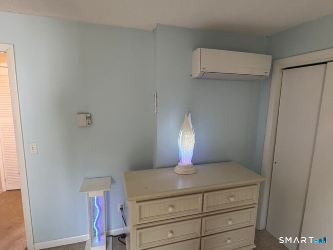 Building Photo - 7 Clearwater Ln