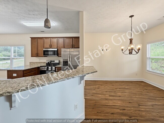 Building Photo - 3/2 Ranch home on large lot!