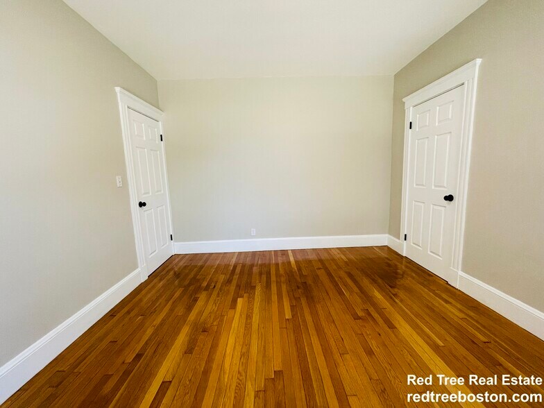 Building Photo - 187 Fellsway W