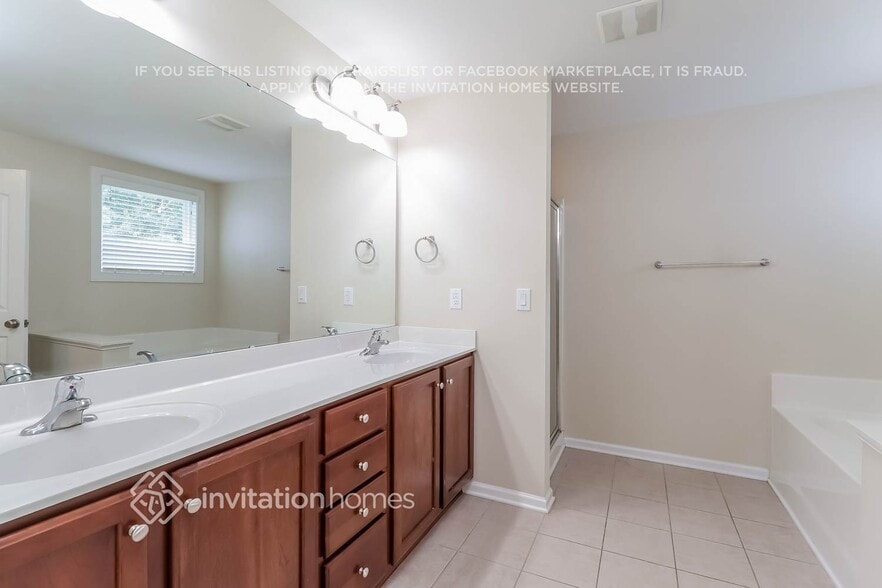Building Photo - 16013 Caranna Ct