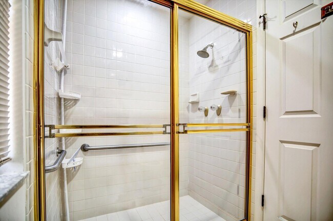 Building Photo - 13471 Miles Standish Port