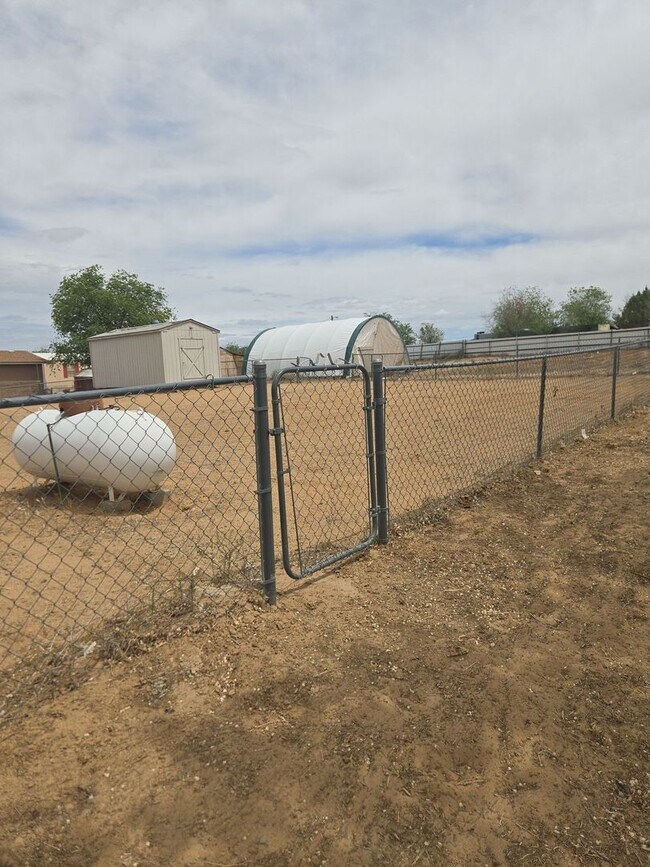 Building Photo - Home Located in Bloomfield NM