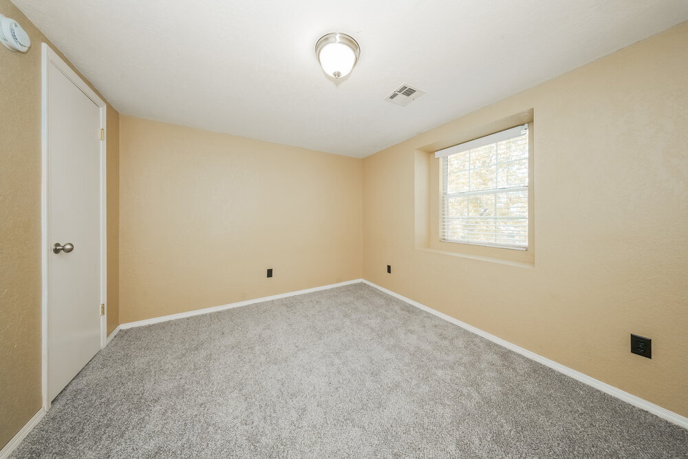 Building Photo - 616 Stoneridge Dr