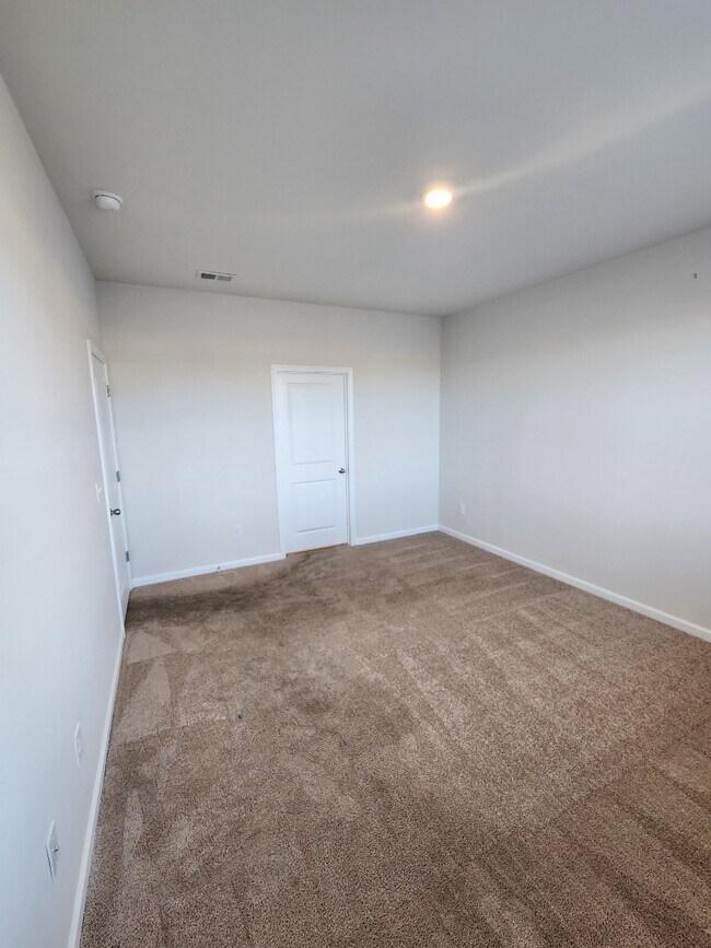 Building Photo - 3537 Bells Lk Cir