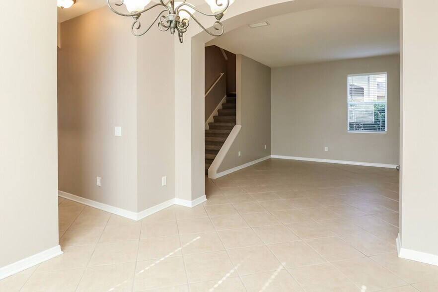 Building Photo - 7926 Citrus Blossom Dr